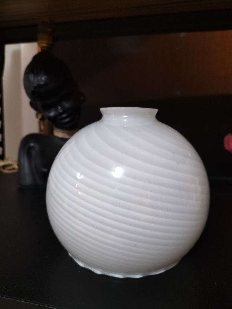 White with Wave Pattern Shade  wS2