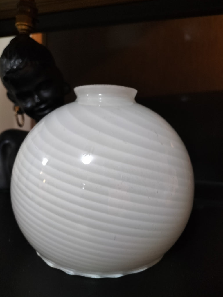 White with Wave Pattern Shade  wS2