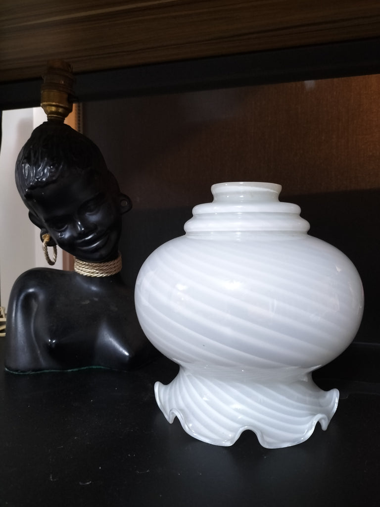 White with Wave Pattern Shade  wS3