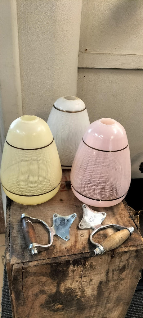 Little Mid Century Subtle Pink Shade          PL2