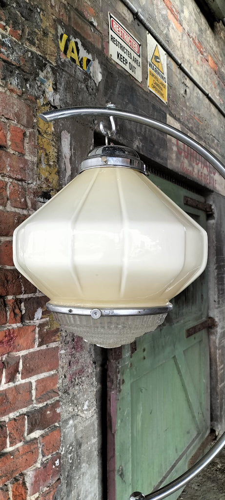 Extra Large Art Deco Cream Feature Lightshade Stunning.    ED77