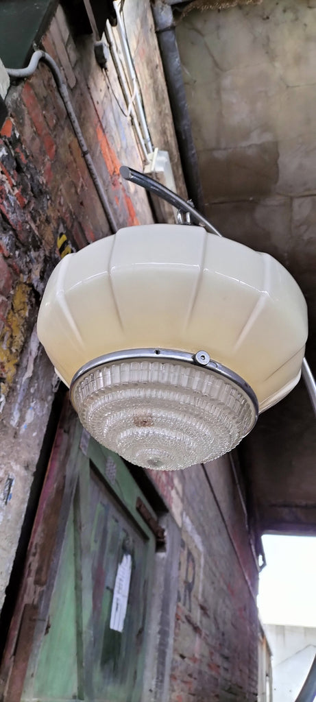 Extra Large Art Deco Cream Feature Lightshade Stunning.    ED77