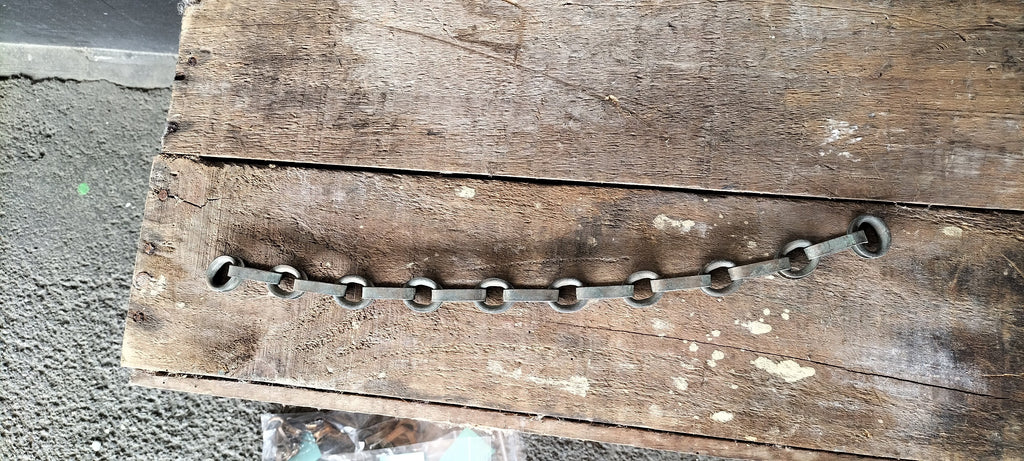 38 cm    Very Old Chain     OC11