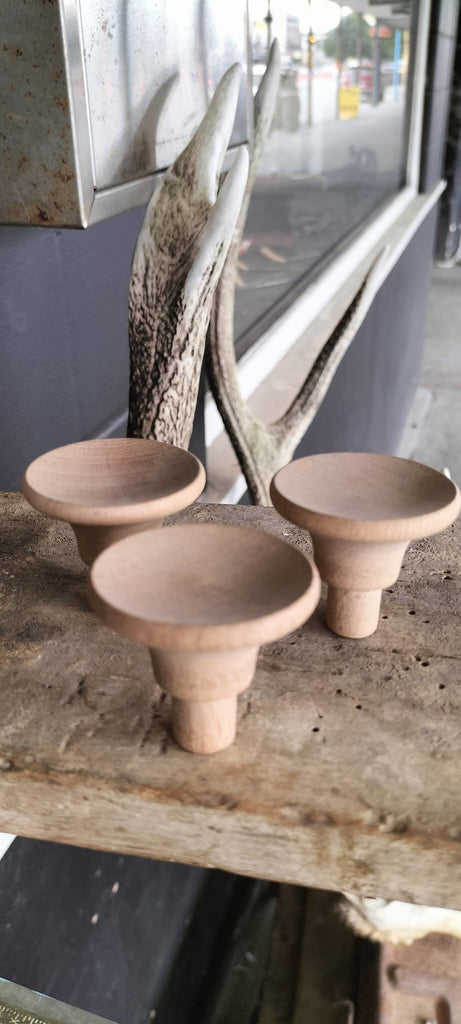 Wooden Draw Handles      W1