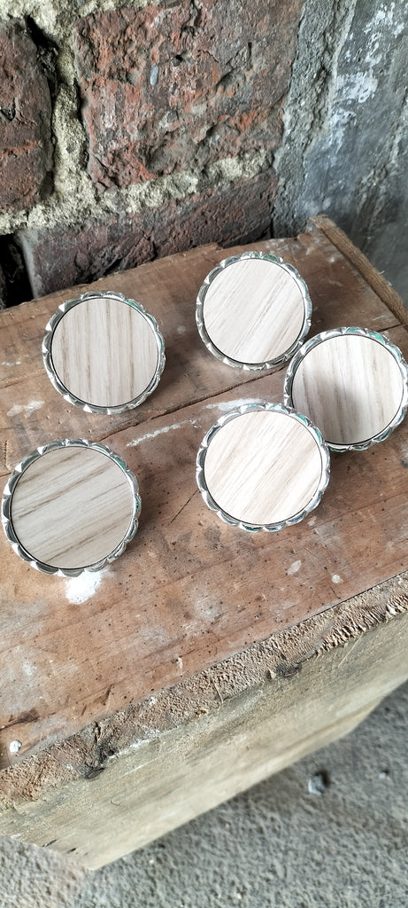 Handles  Retro      HRR