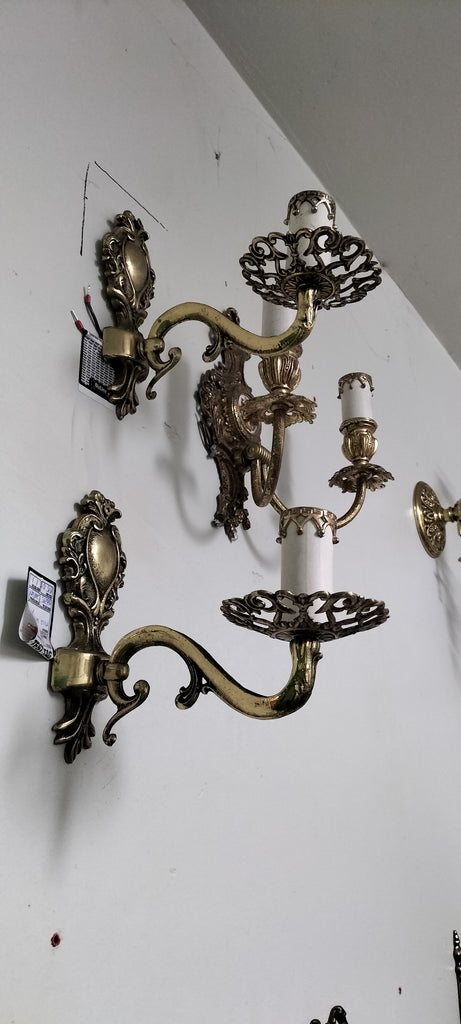 Lovely Brass Single Wall Sconce   WS99
