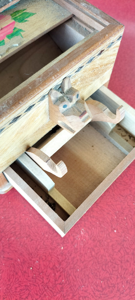 Vintage Cigarette Dispenser        BC13