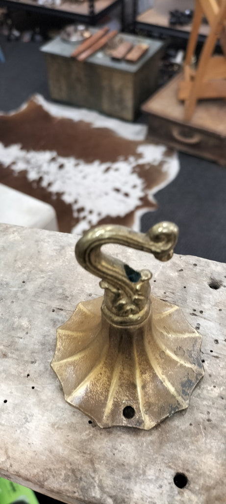 Antique Ceiling Rose Brass. RC6