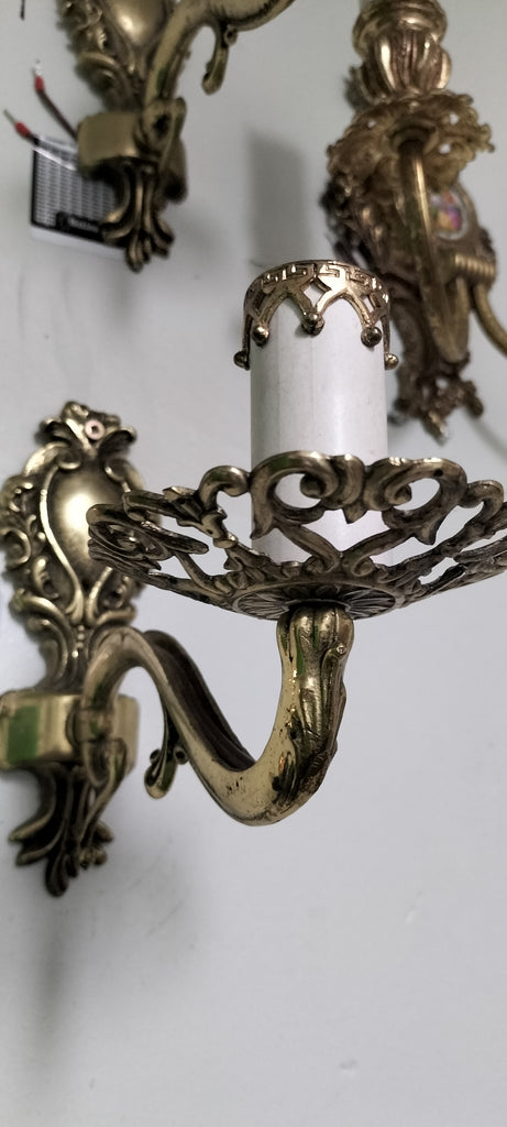 Lovely Brass Single Wall Sconce   WS99