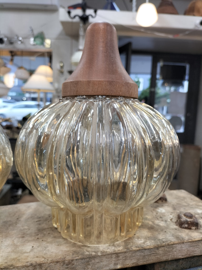 Retro Amber Shade with Decorative Wooden Top. WRL