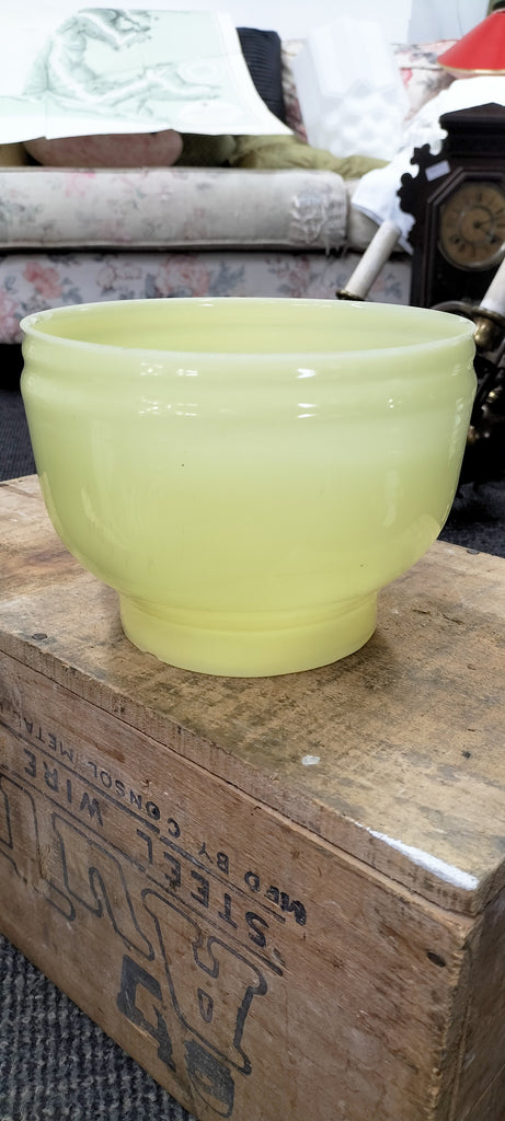 Uranium Glass Shade for Gas or Kerosene Light       UK2