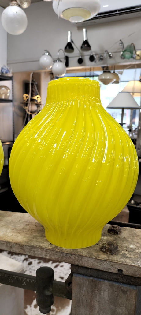 Outstanding Retro Glass Pendant     OGP