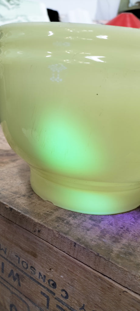 Uranium Glass Shade for Gas or Kerosene Light       UK2