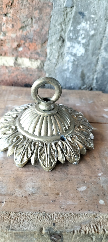 Brass Ceiling Rose Antique    BT6