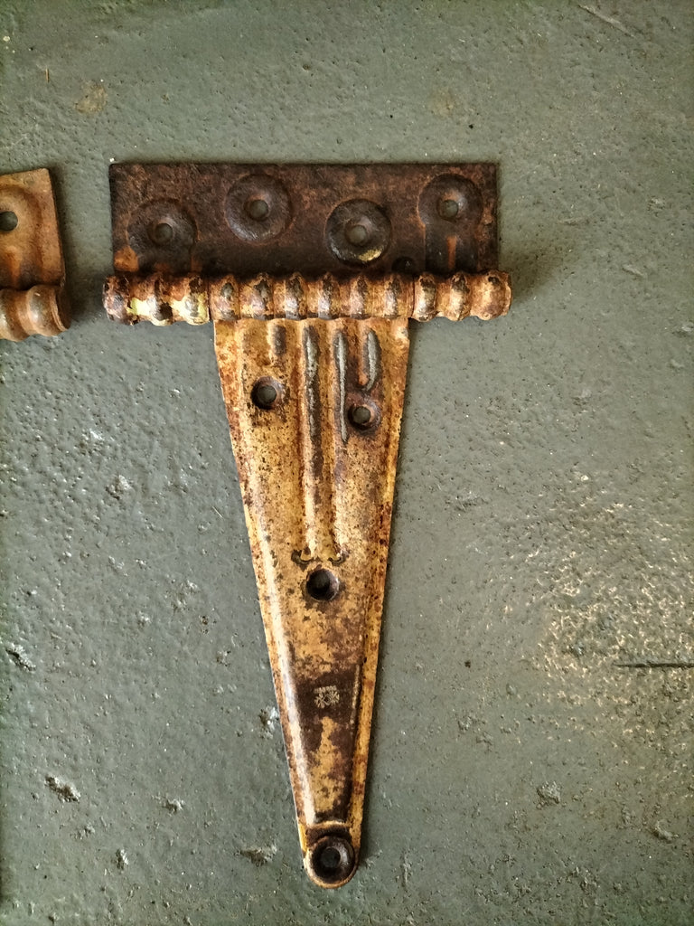 Pair of Smaller Door/Gate Hinge    WH9
