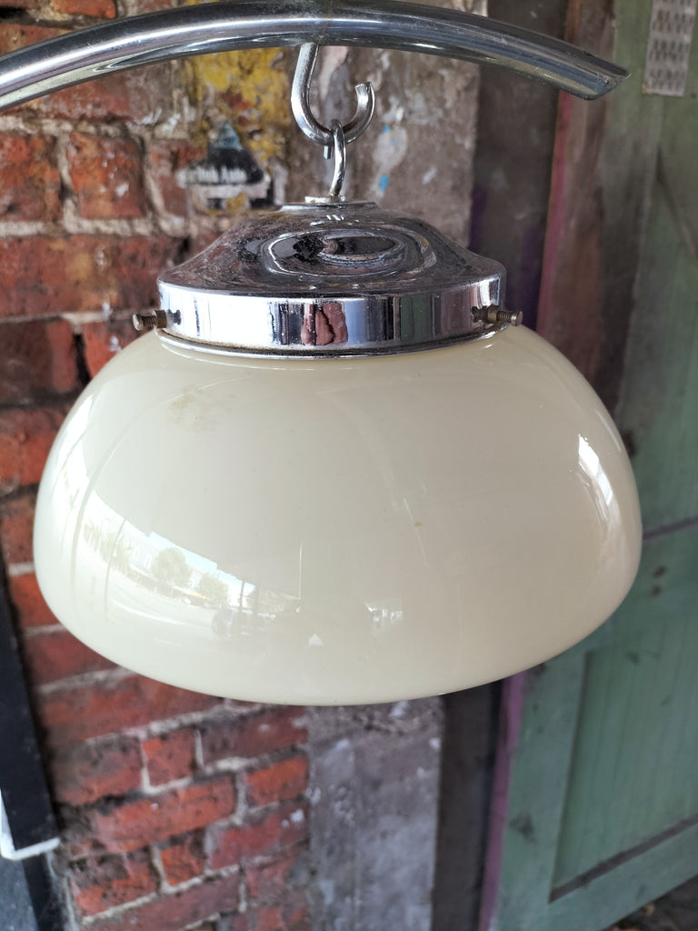 Cream Art Deco Beehive              CC1