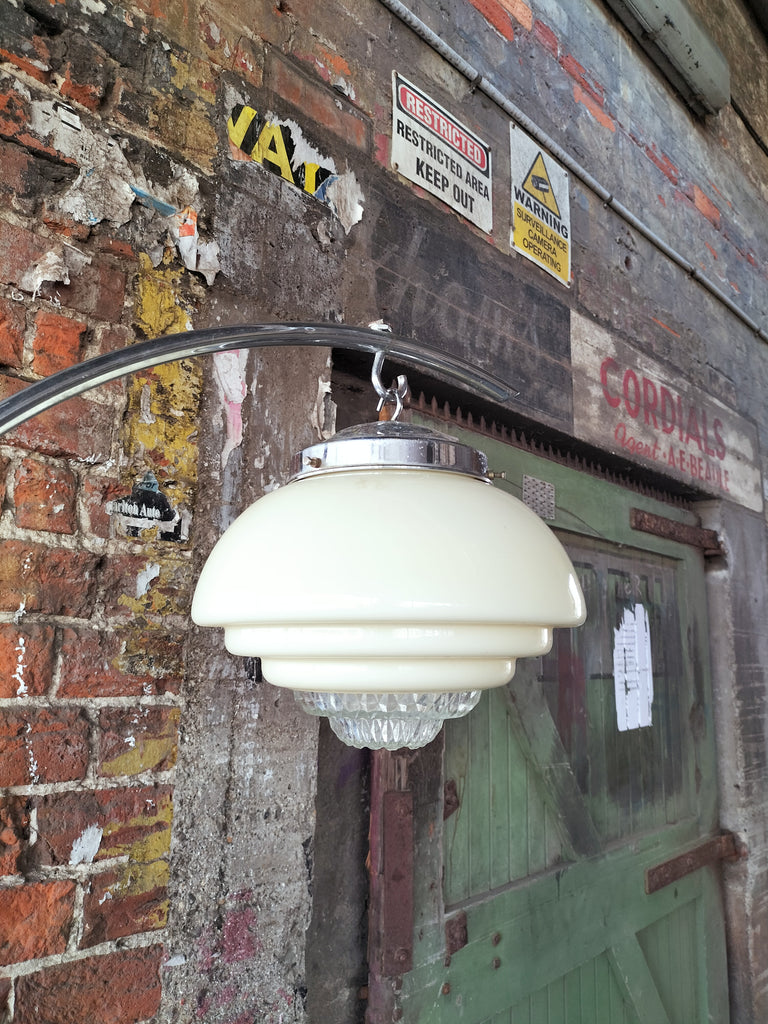 Cream Art Deco Beehive              CC1